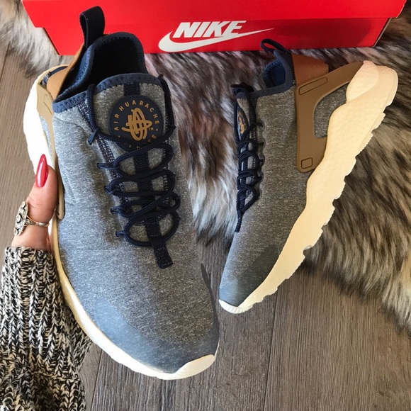 NWT Nike Huarache Run Ultra SE - Picture 6 of 7